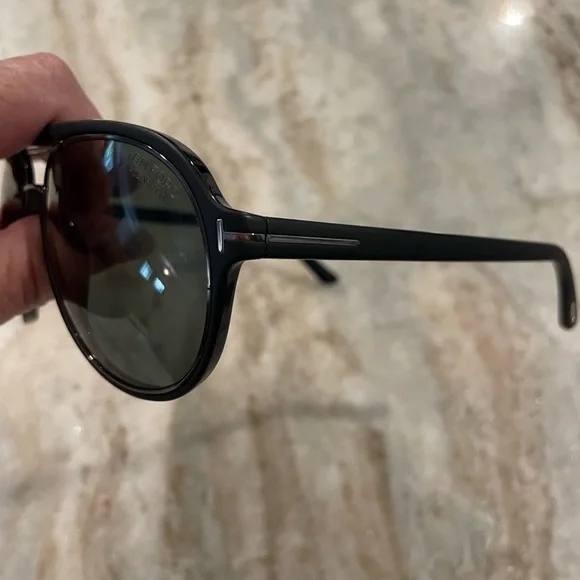 Tom Ford Black Frame “Sergio” Polarized Sunglasses with branded case - Picture 2 of 10